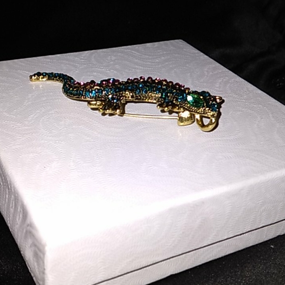 Green Multicolor Crystal Lizard Necklace Pin Broach on Diamond Cut 18k GD Chain - Picture 4 of 9